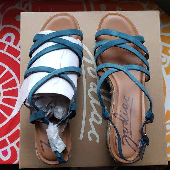 NIB Mineral Blue Zodiac Yolanda wedge sandal - Picture 3 of 12